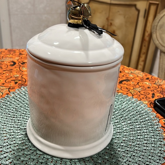 NWT Rae Dunn Harry Potter Golden Snitch Cookie Jar 10”. - Picture 6 of 10
